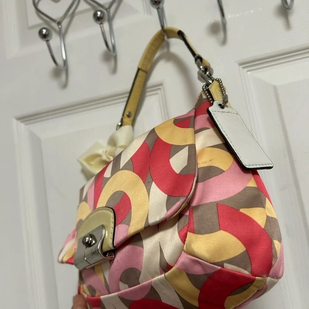 COACH Y2K F22748 Geometric Print Hobo Bag in Red Pink Gold /crossbody bag